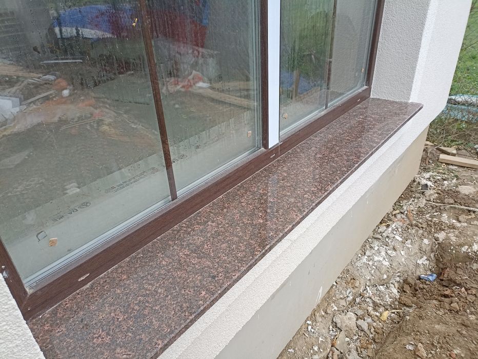 Гранітні підвіконня,відливи, шапки,парапети,сходи, підвіконники