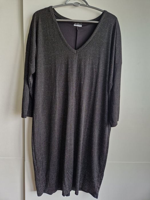 Brokatowa sukienka BELoVED – rozmiar 44/46