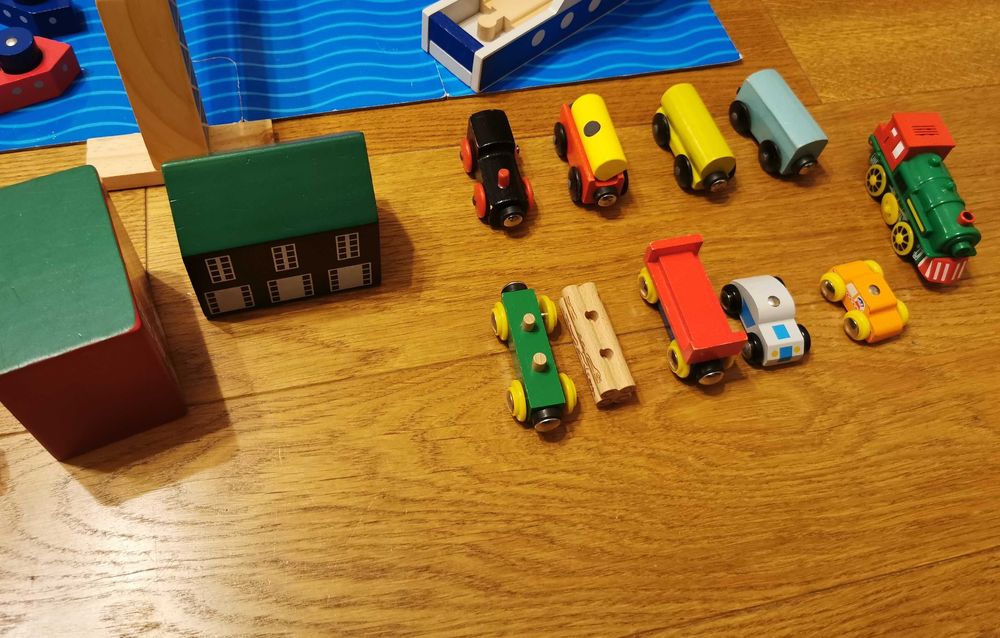 Duży zestaw drewnianych torów IKEA (130 elementów)