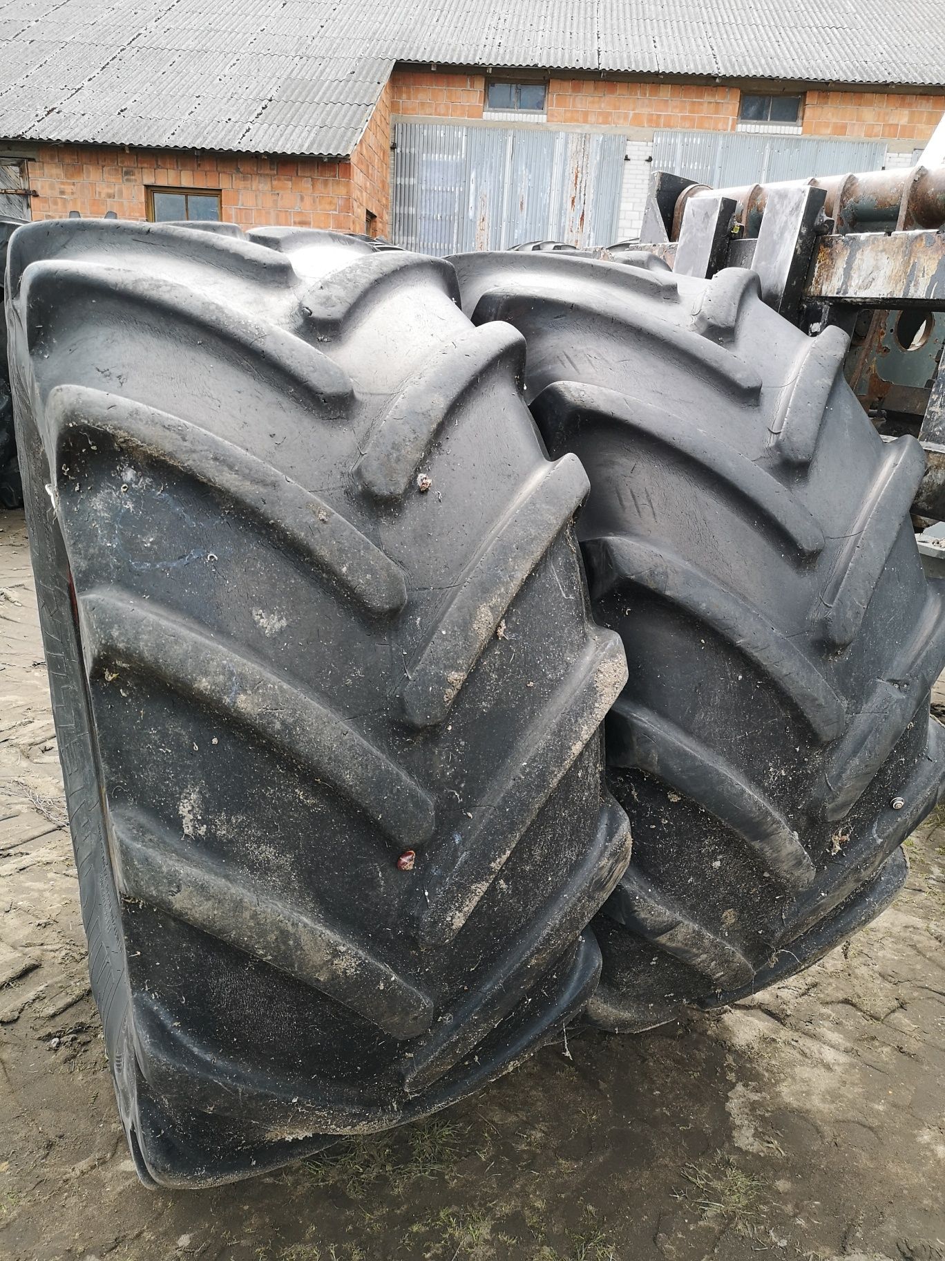 Komplet Michelin 600/65r28