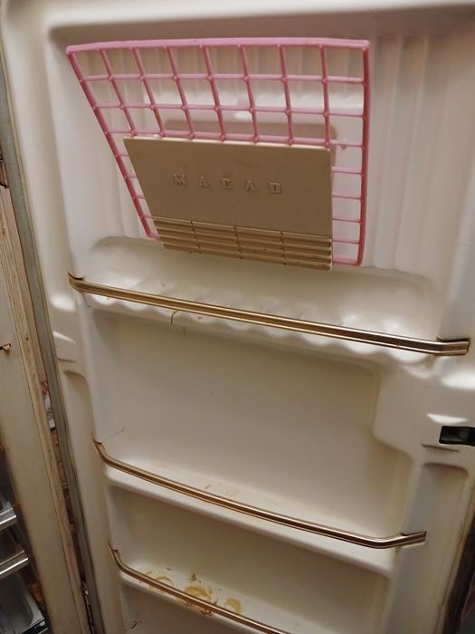 Холодильник ЗИЛ рабочий