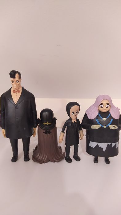 Персонажі з "Сімейки Адамсів