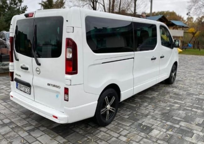 Opel Vivaro bus 9-cio osobowy wynajem