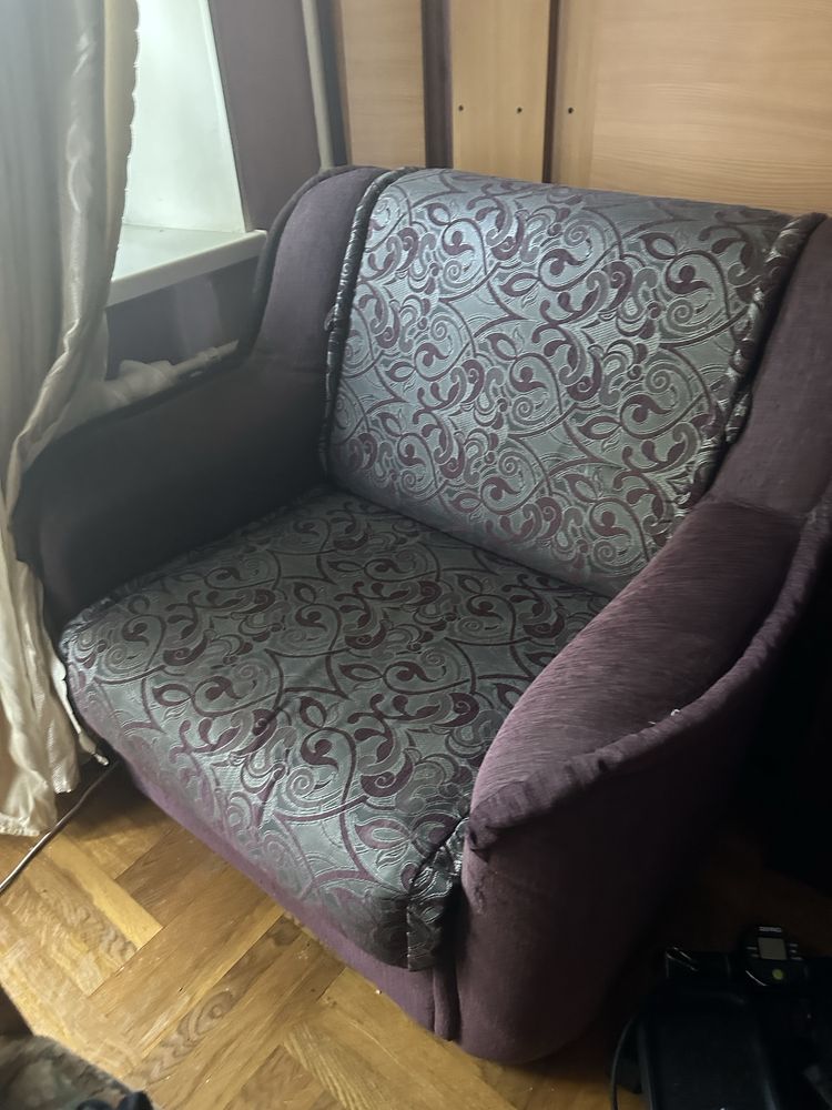 Продамо 2 розкладних крісла