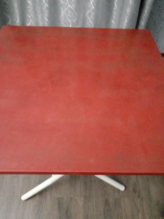 Стіл складаний квадратний з металевими ніжками