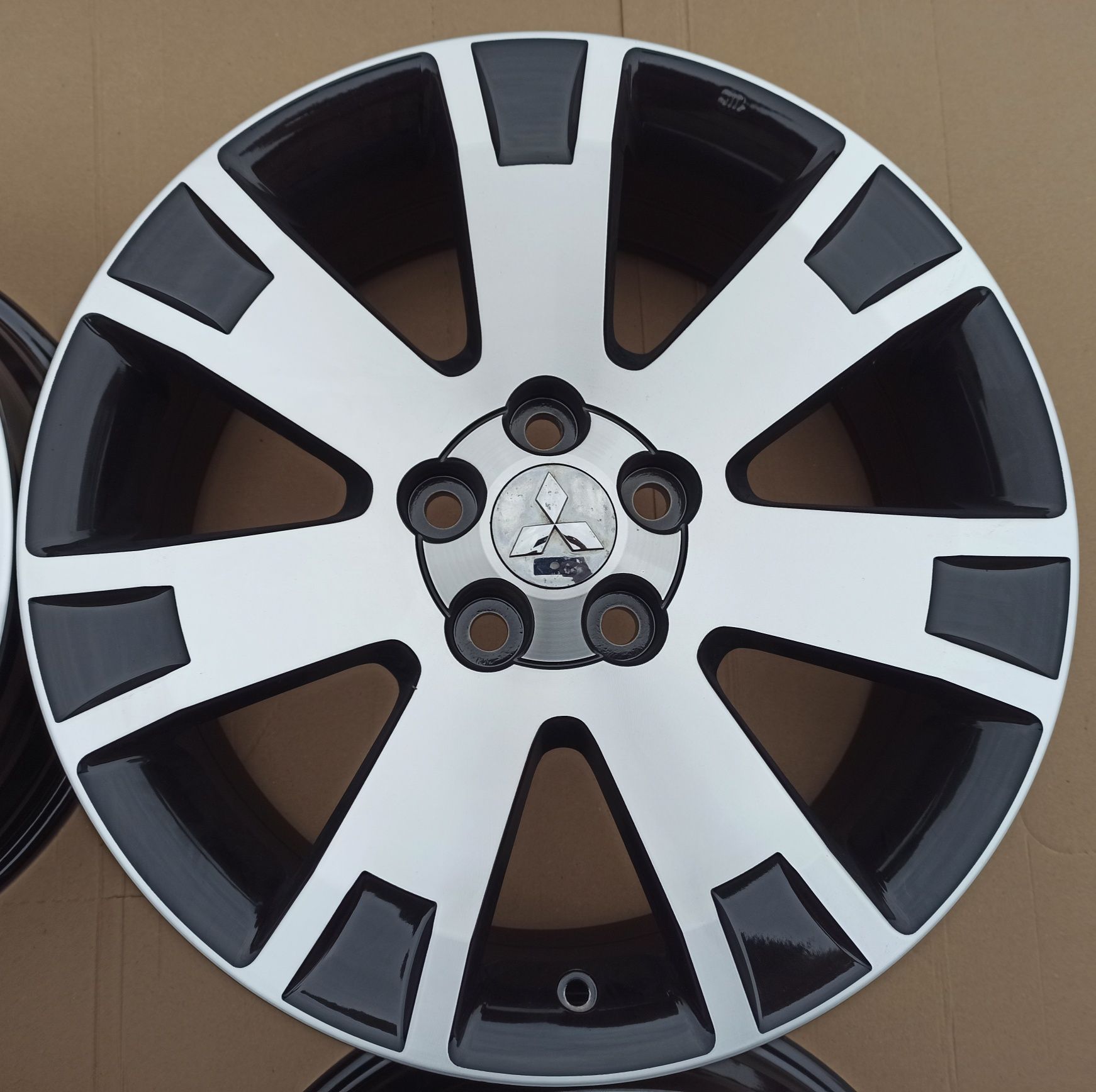 Felgi Oryginał Mitsubishi Eclipse Asx Outlander 5x114,3 7Jx18 ET38