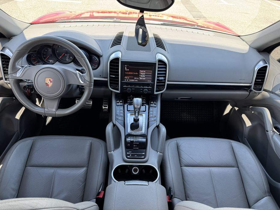 Porsche Cayenne 3,0 дизель 2013 року