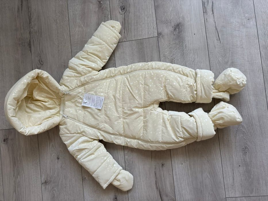 Комбінезони  , куртки . Теплі .