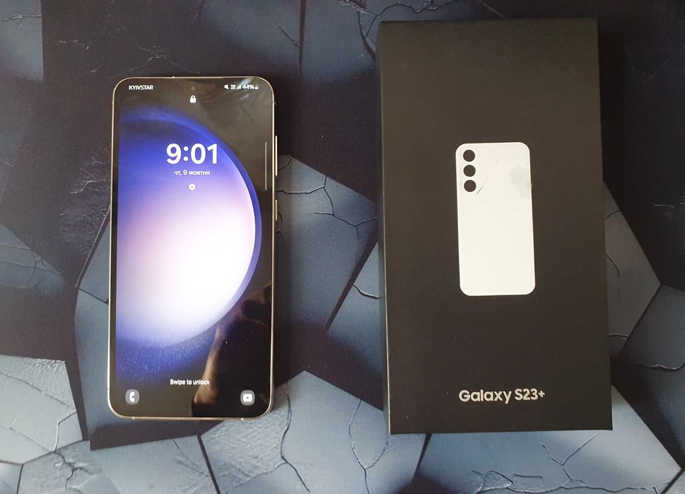 Samsung Galaxy S23 plus 8/258