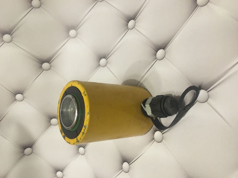 Домкрат гидравлический 20 тонн б/у 120мм и насос в комплекте