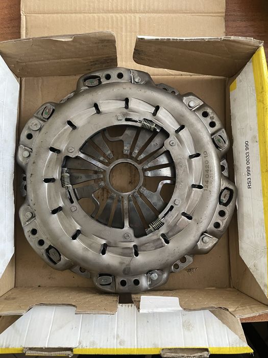 Корзина зчеплення LuK 124 0420 10 (Mercedes Sprinter)