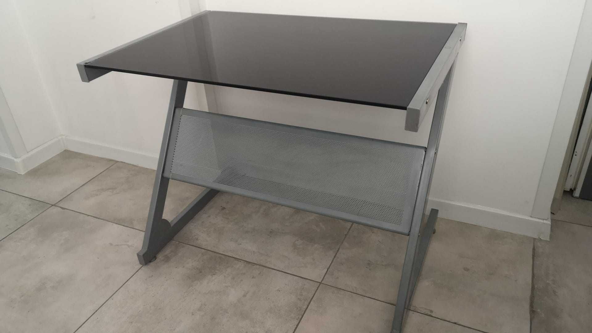 Metalowe biurko ze szklanym blatem | stolik | stół
