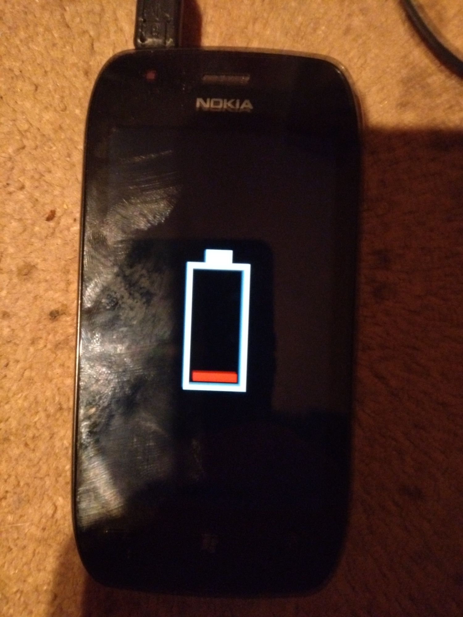 Telefon nokia Lumia 710 uszkodzona
