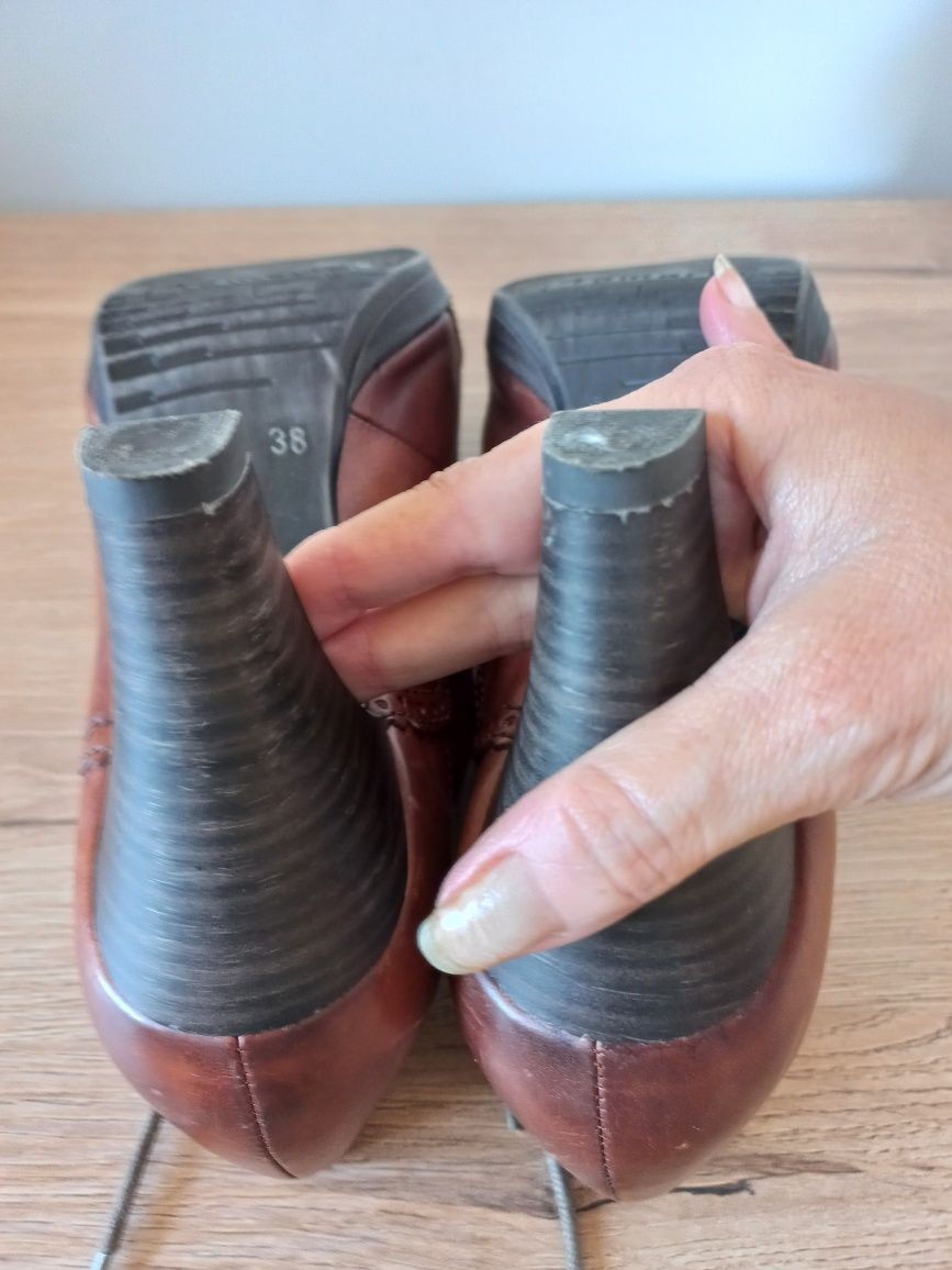 Buty skórzane Tamaris