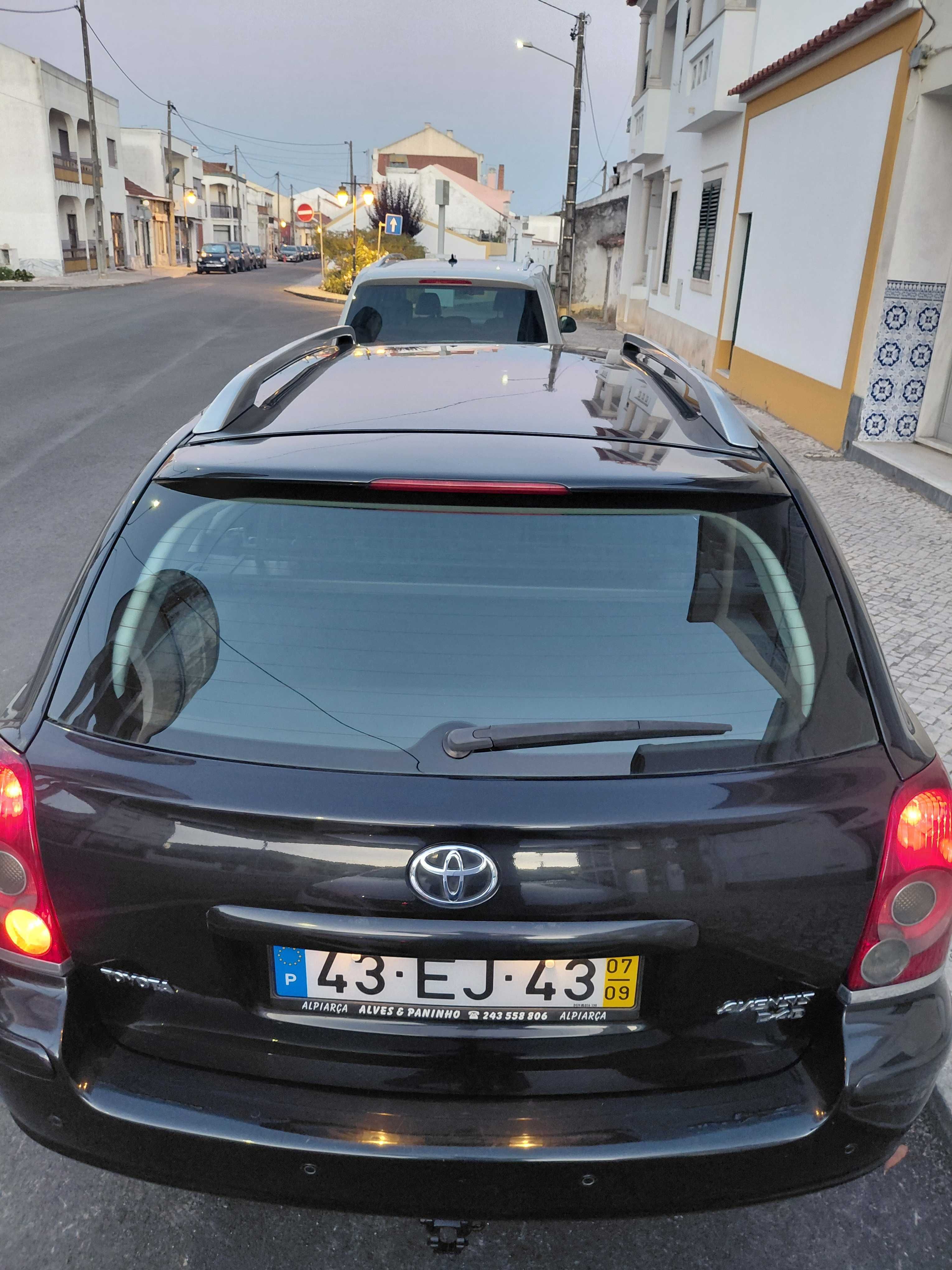 Toyota  avensis  carro único