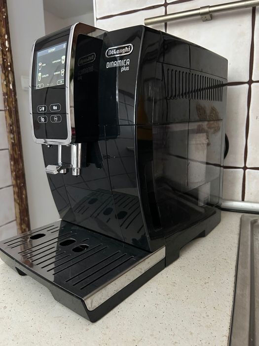 ## Ekspres DELONGHI Dinamica Plus ECAM 370.70.B ##