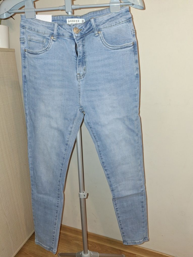 Nowe spodnie jeansowe Goodies L/40