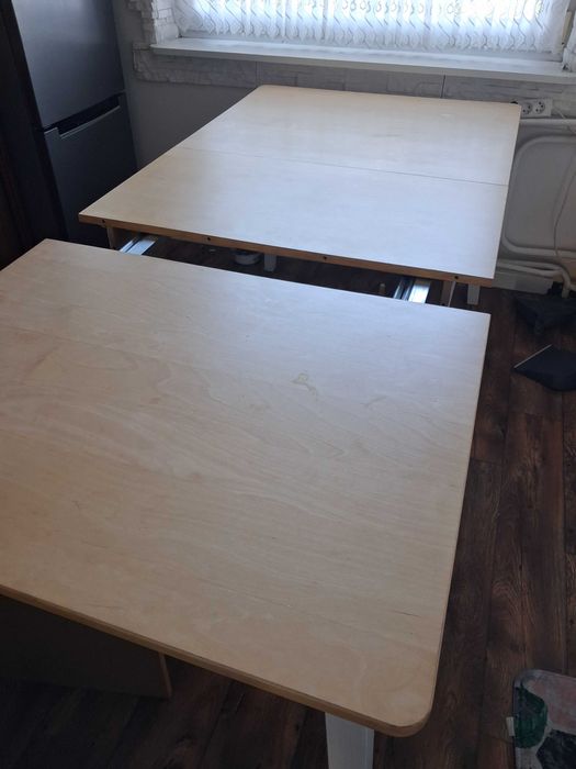 Solidny stół ikea, dwa krzesla gratis