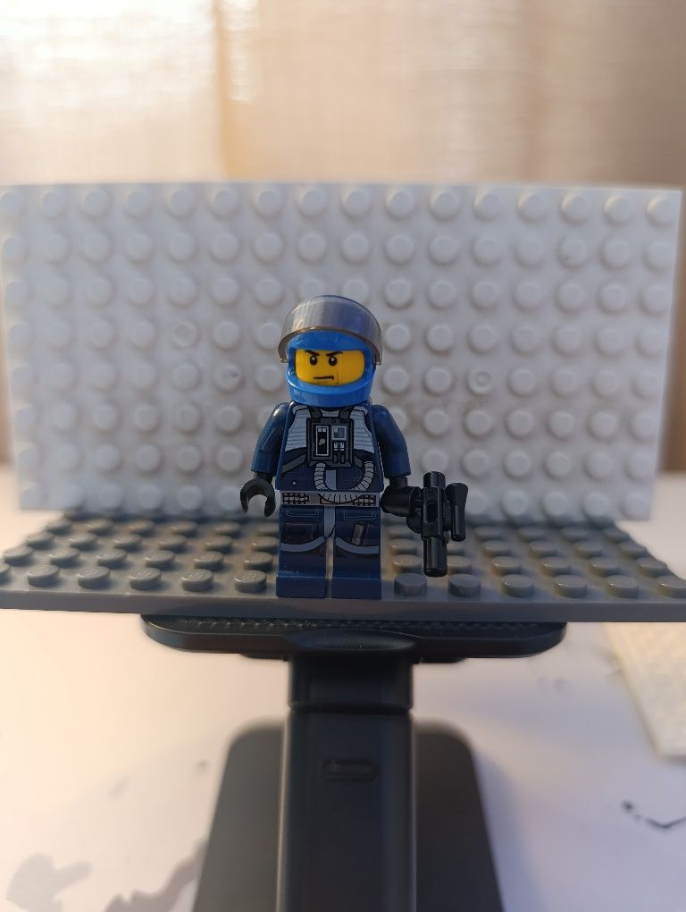 Figurka LEGO pilot