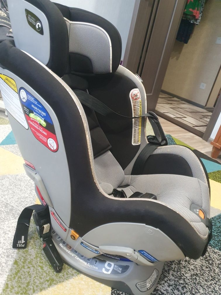Автокрісло Chicco NextFit