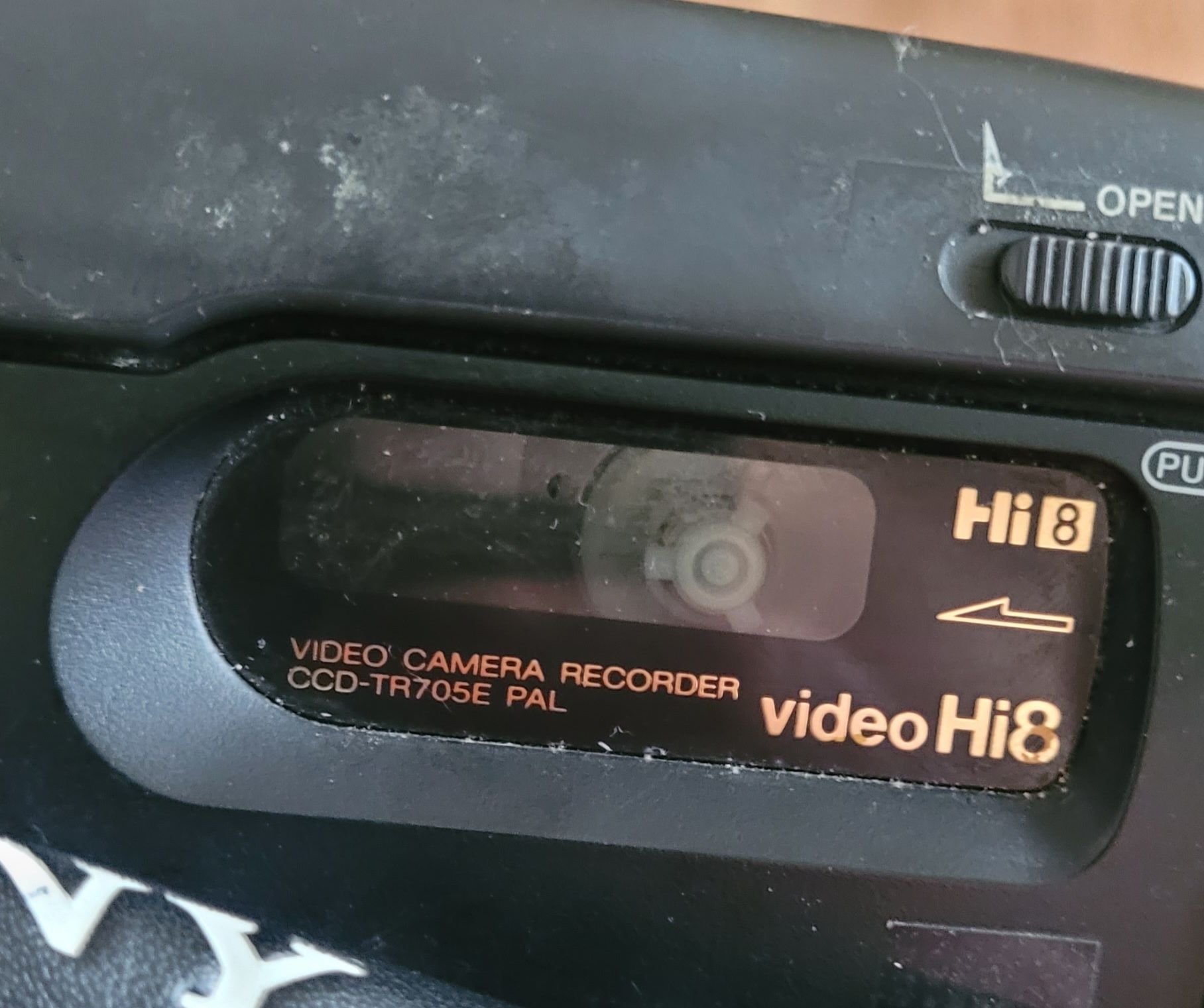 Відеокамера SONY Handycam CCD-TR705 SE PAL