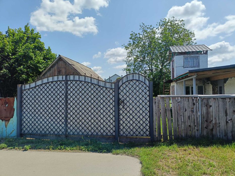 2 Будинка, за ціною Одного! Тихий центр.