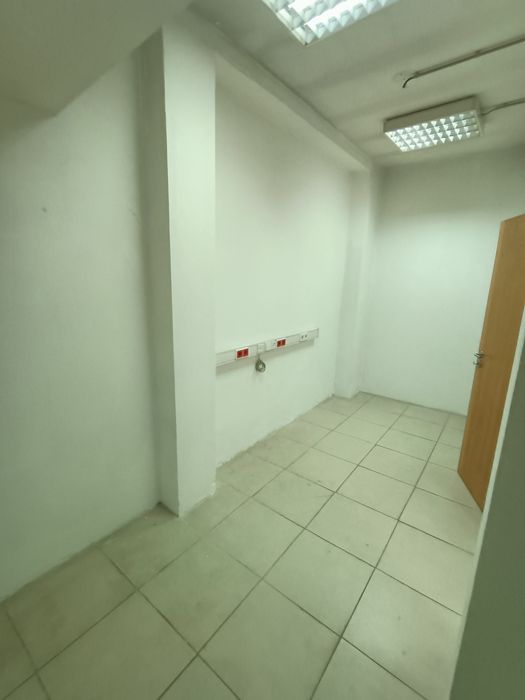 Alugo gabinetes/escritórios