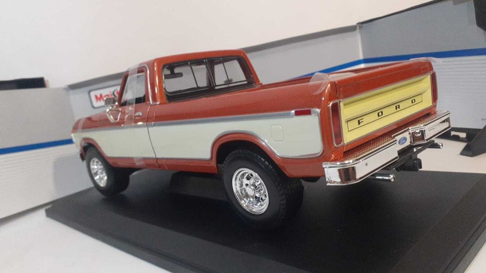 1/18 Ford F150 pick up F-150 ct - Maisto