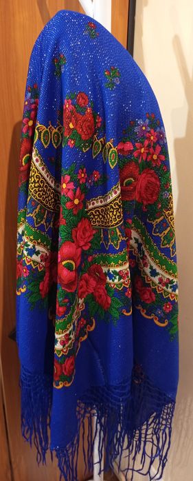 Продам великі шерстяні хустки з квітковим орнаментом