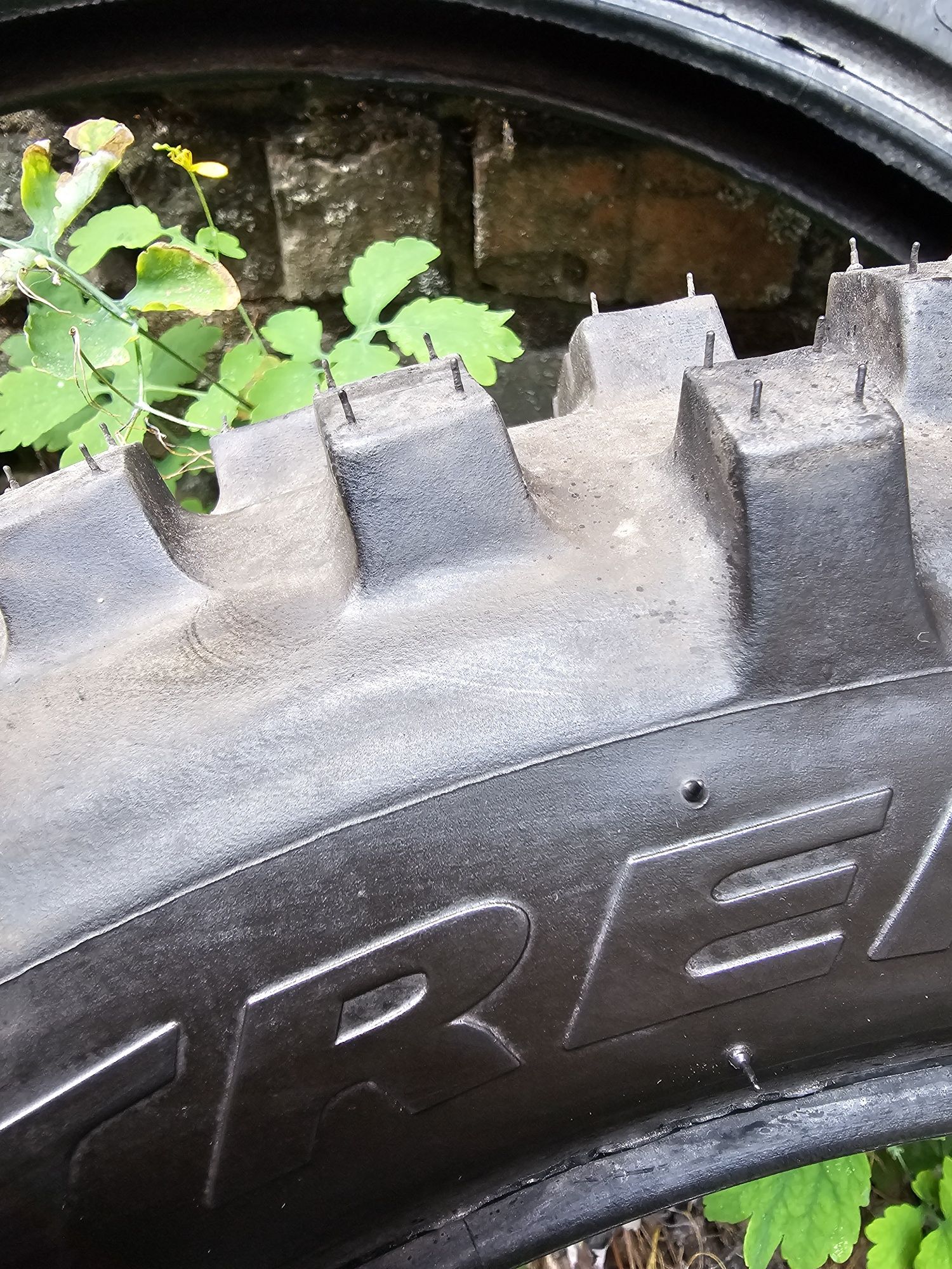 140/80 r18 metzeler 90/90 r21