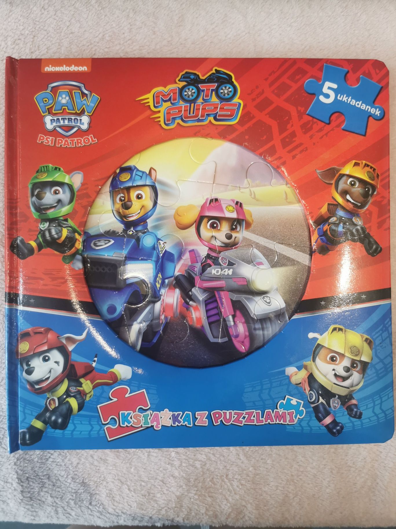Duża książka z puzzlami Psi Patrol 5 układanek w bardzo dobrym stanie.