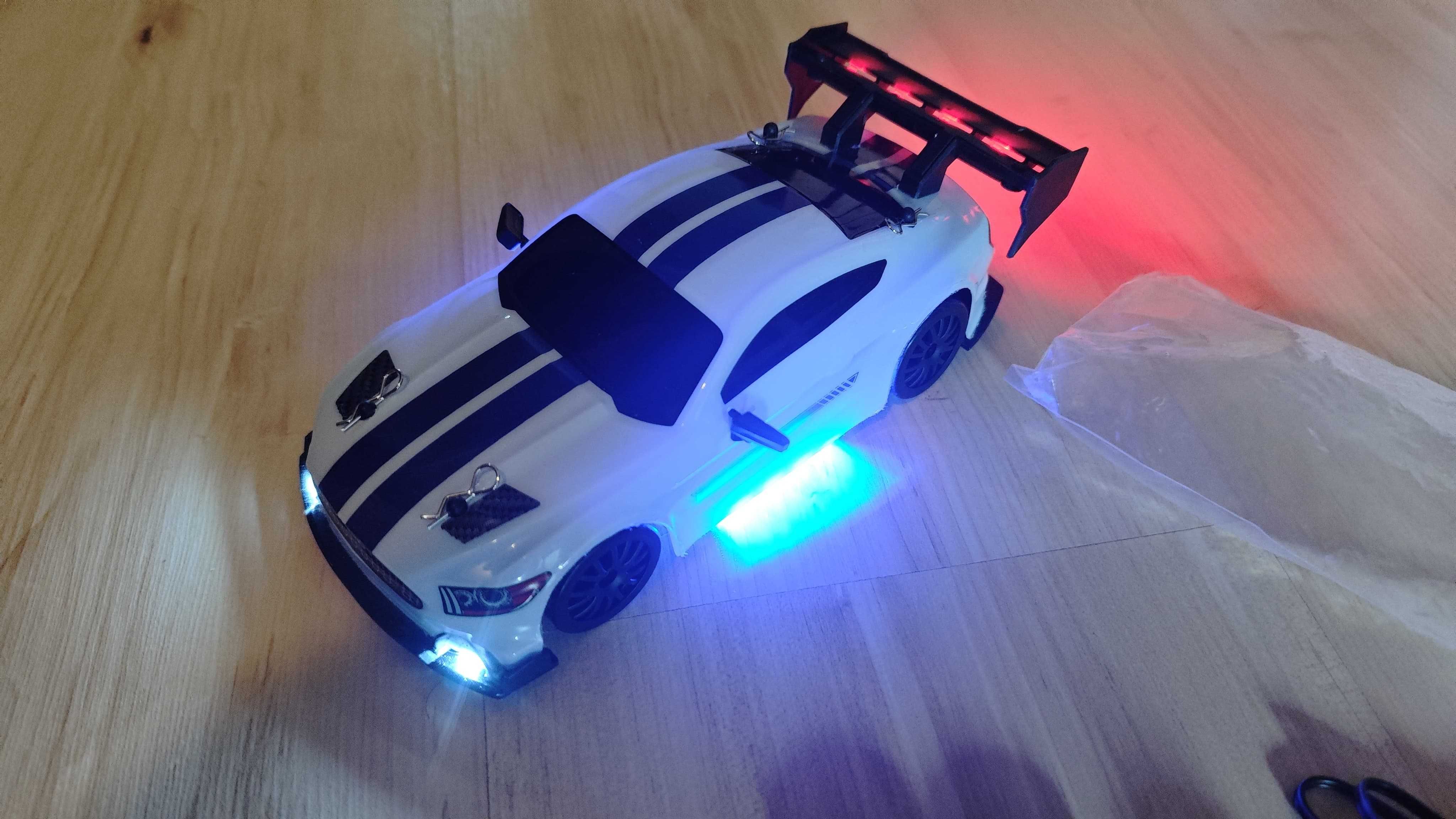 Autko RC DRIFT 4x4 samochód zdalnie sterowany LED zabawka do driftu
