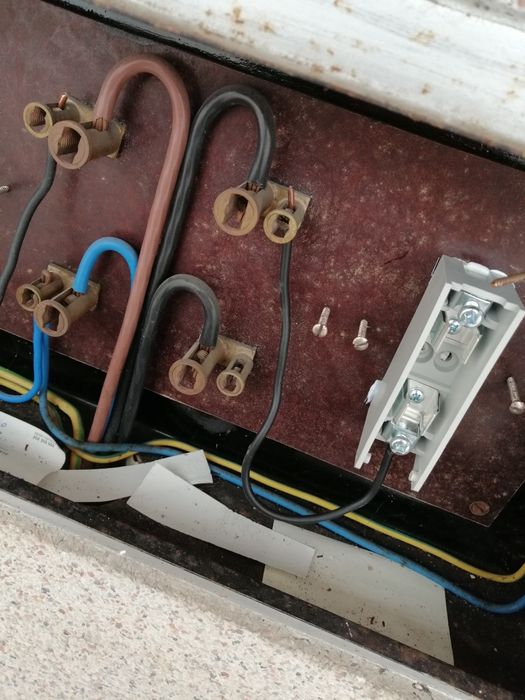 Eletricista( credenciado d.g.e.g) oeiras/cascais/sintra