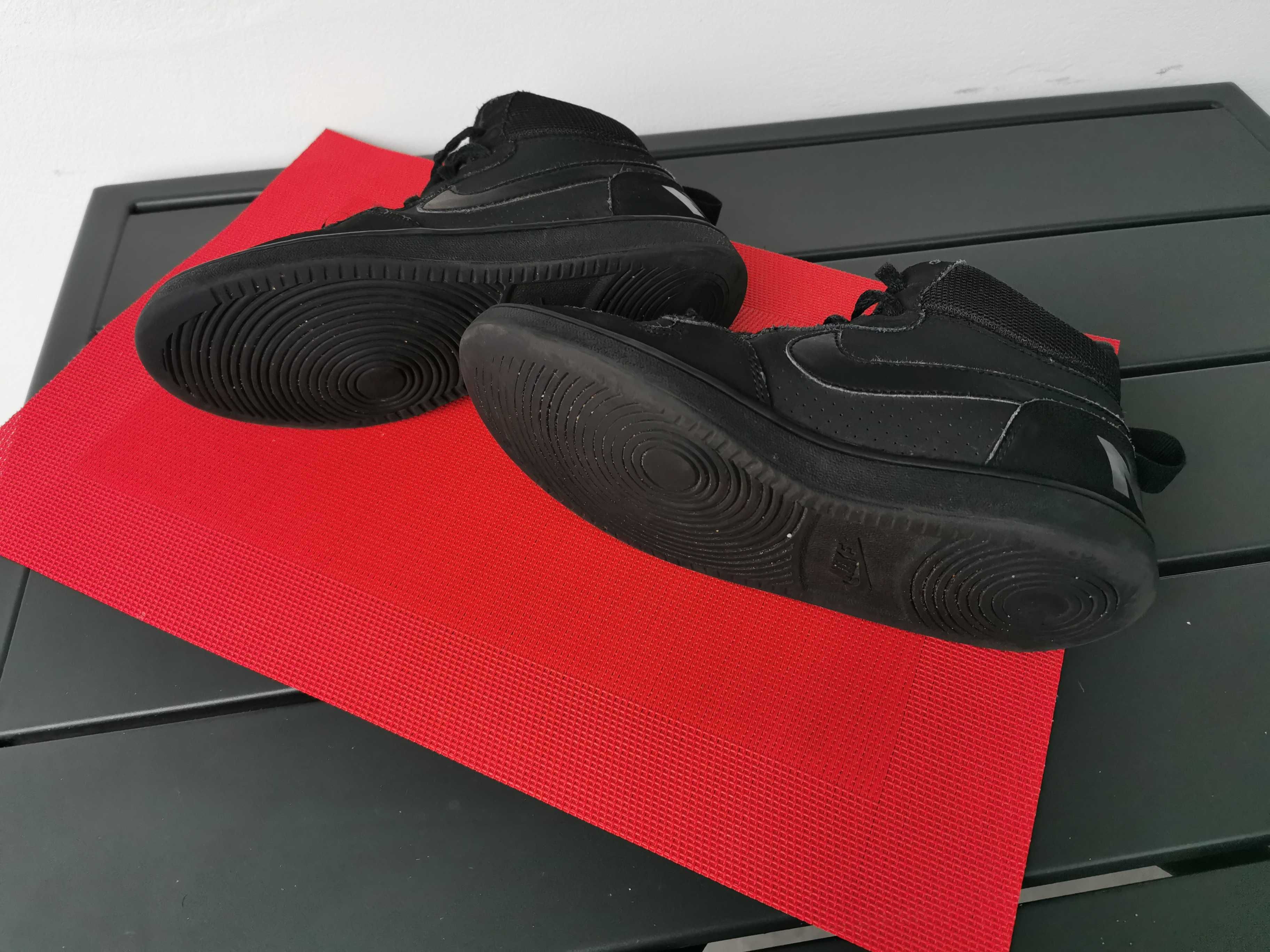 Buty dziecięce sportowe Nike wewnątrz 23,5 cm