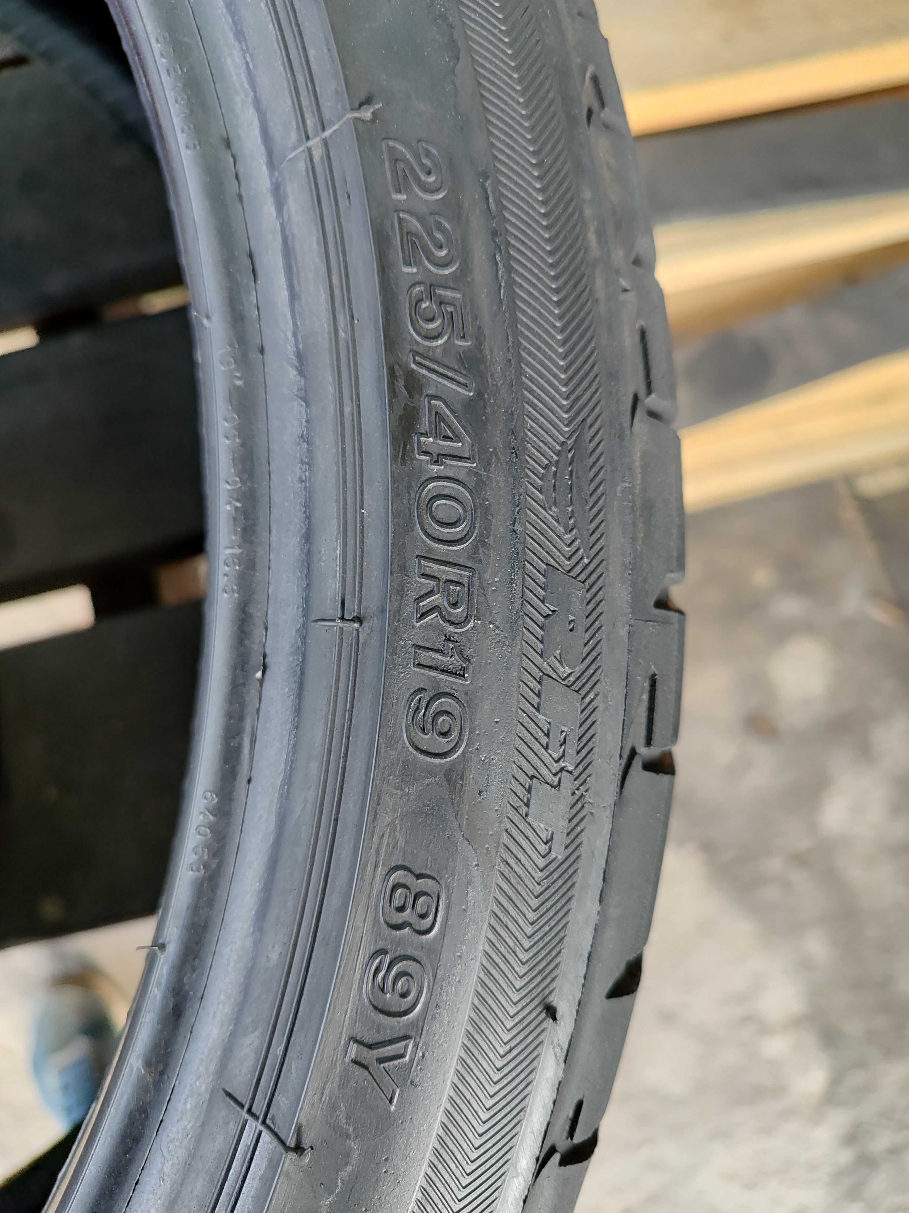 Літні шини 225/40R19 Bridgestone Potenza S001 RFT