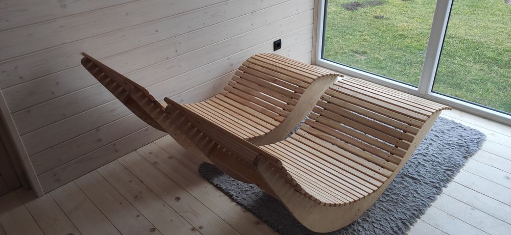 Drewniany fotel bujany ogrodowy leżak do sauny na taras bujak sauna