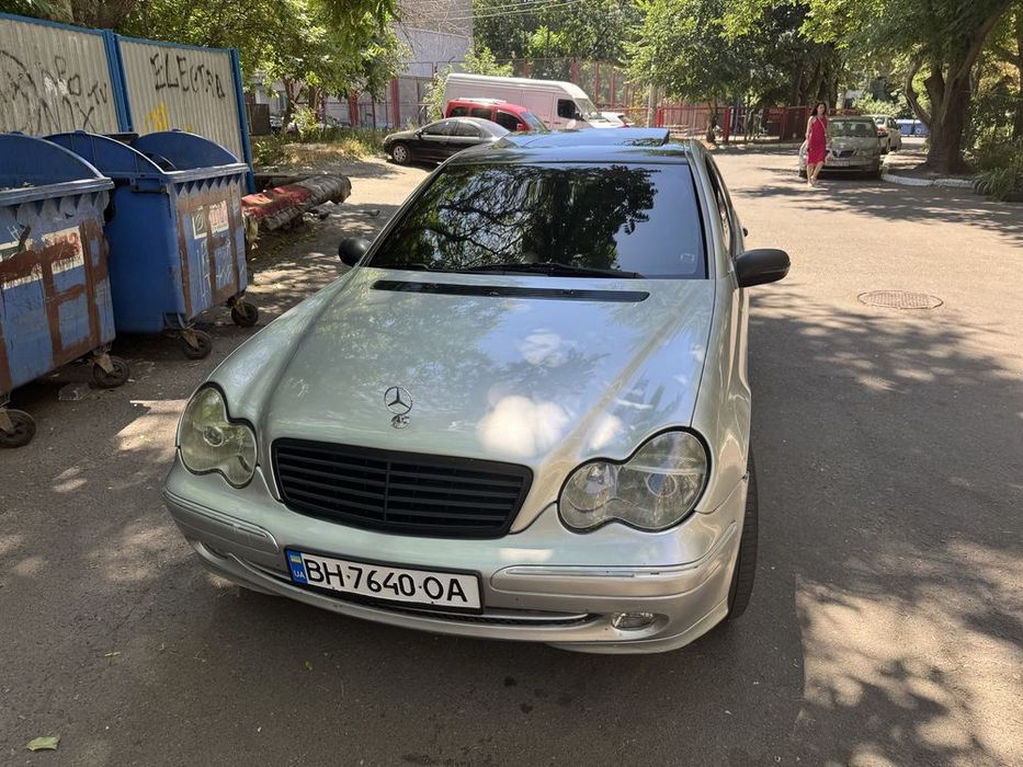 Мерседес  w203,2000год