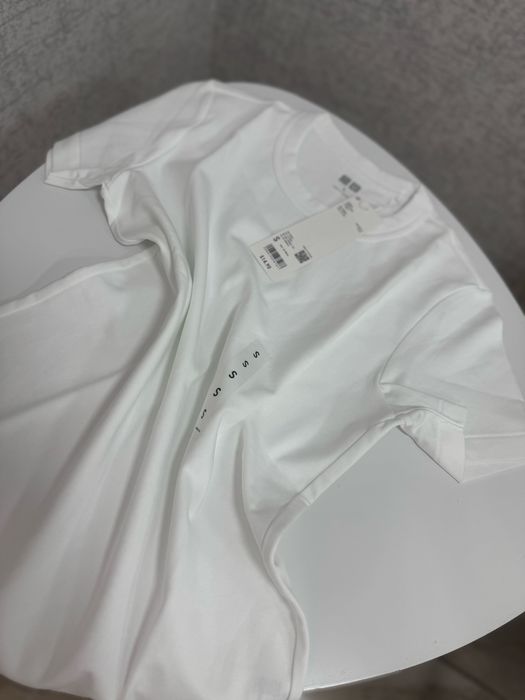 Жіночі футболки Uniqlo M, L