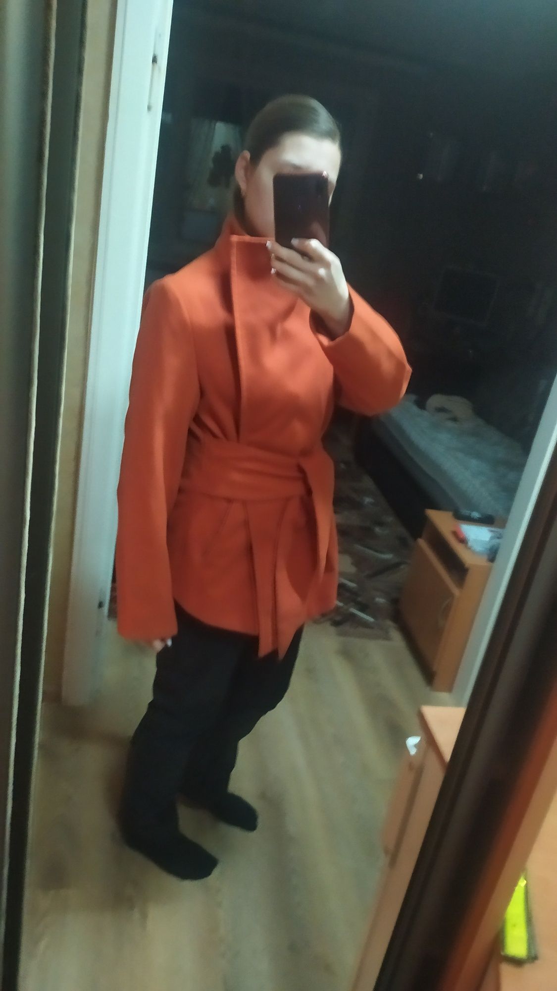 Пальто помаранчеве весна-осінь