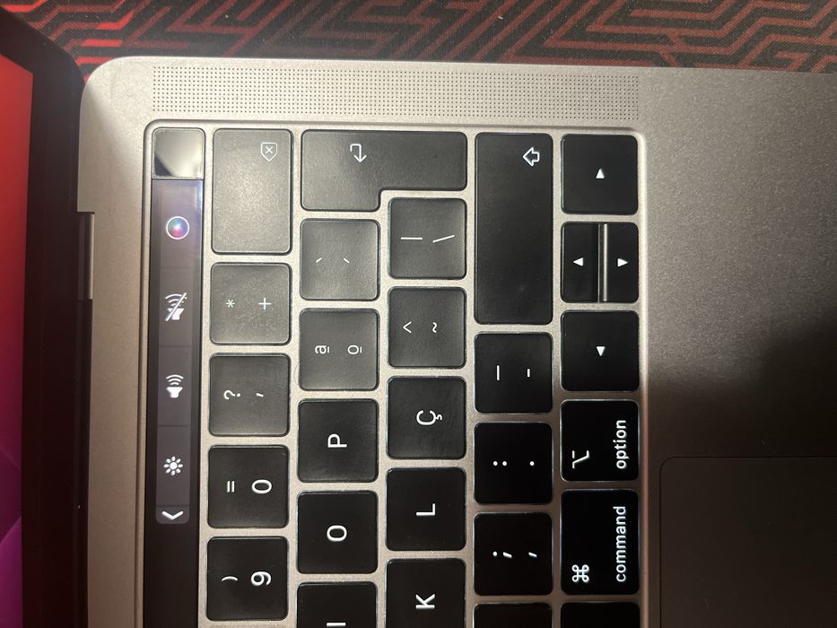 Macbook 2018 13” i5-8259U 520GB