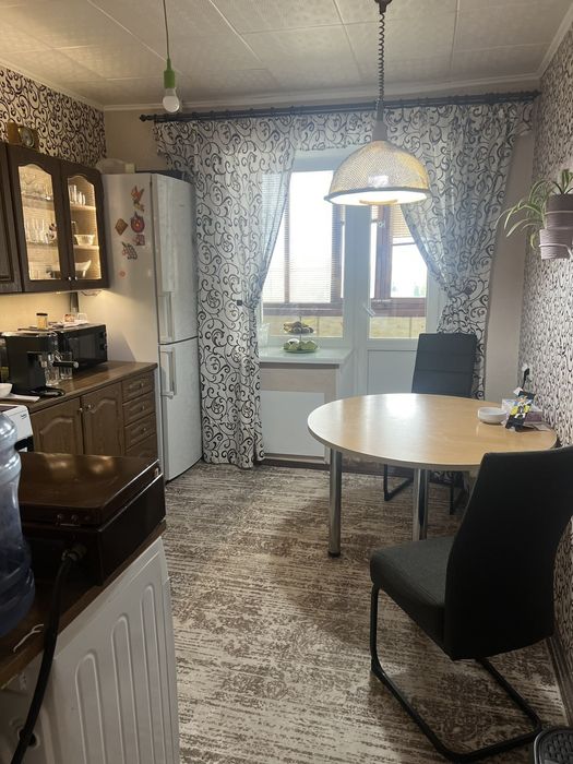 Продам 4 кімн. квартиру, ВЕЛМАРТ