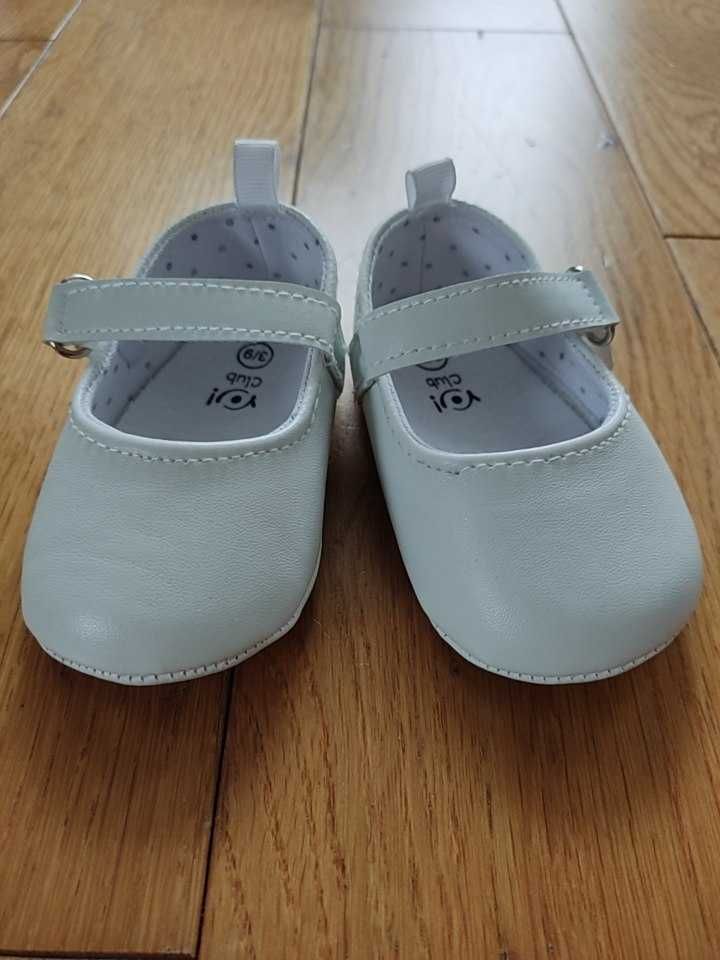 Białe buciki YO Club rozm. 3-9 m-cy (11 cm)