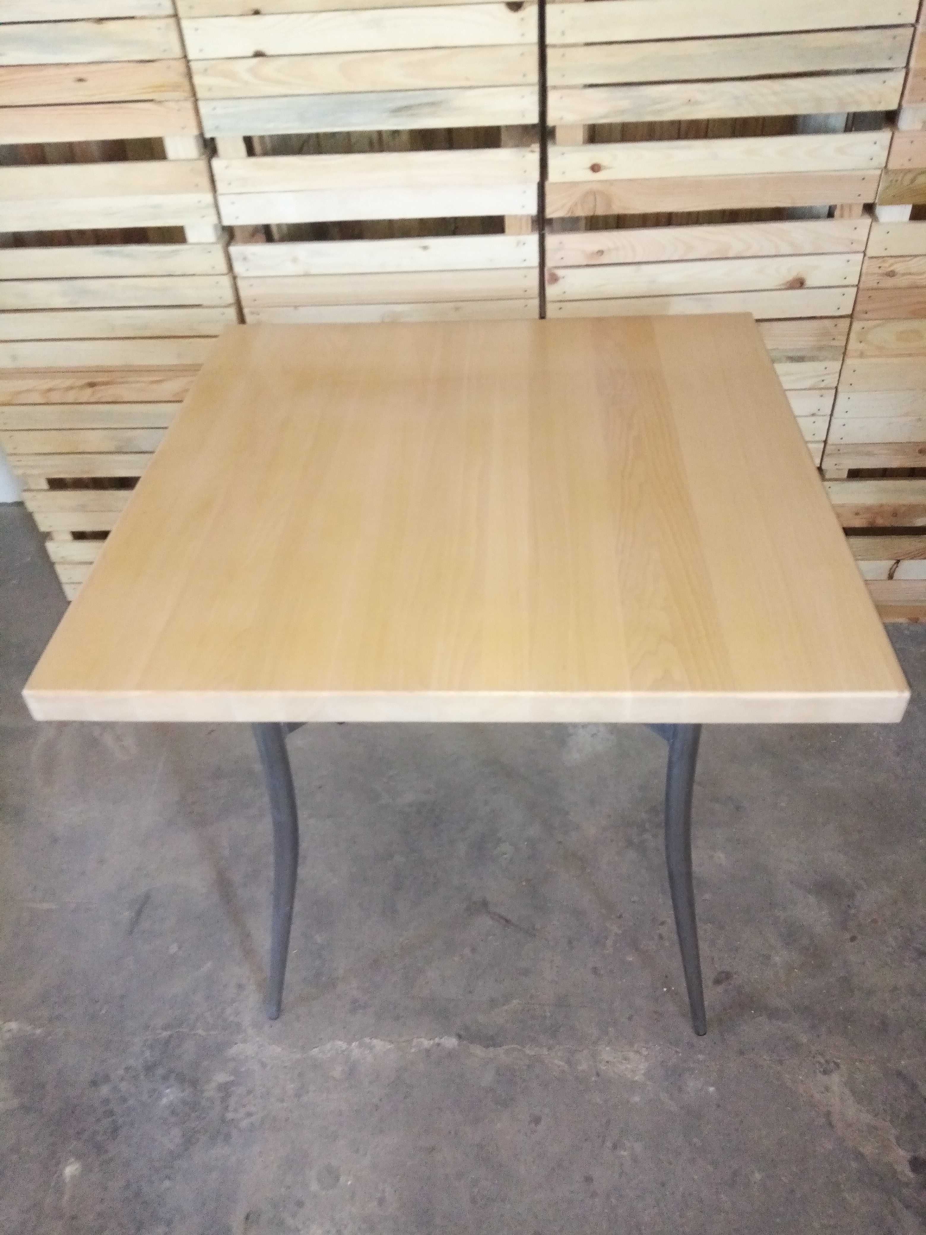 stół drewniany bukowy 80x80