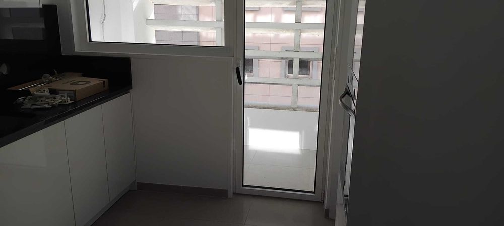 Apartamento totalmente renovado em frente à estação Trindade Porto