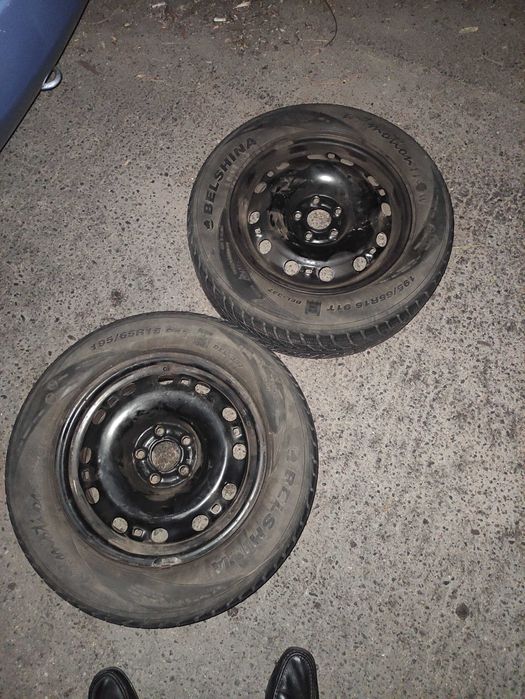продам 2 диска с резиной 15дюйм шкода ,фольваген белшина зима