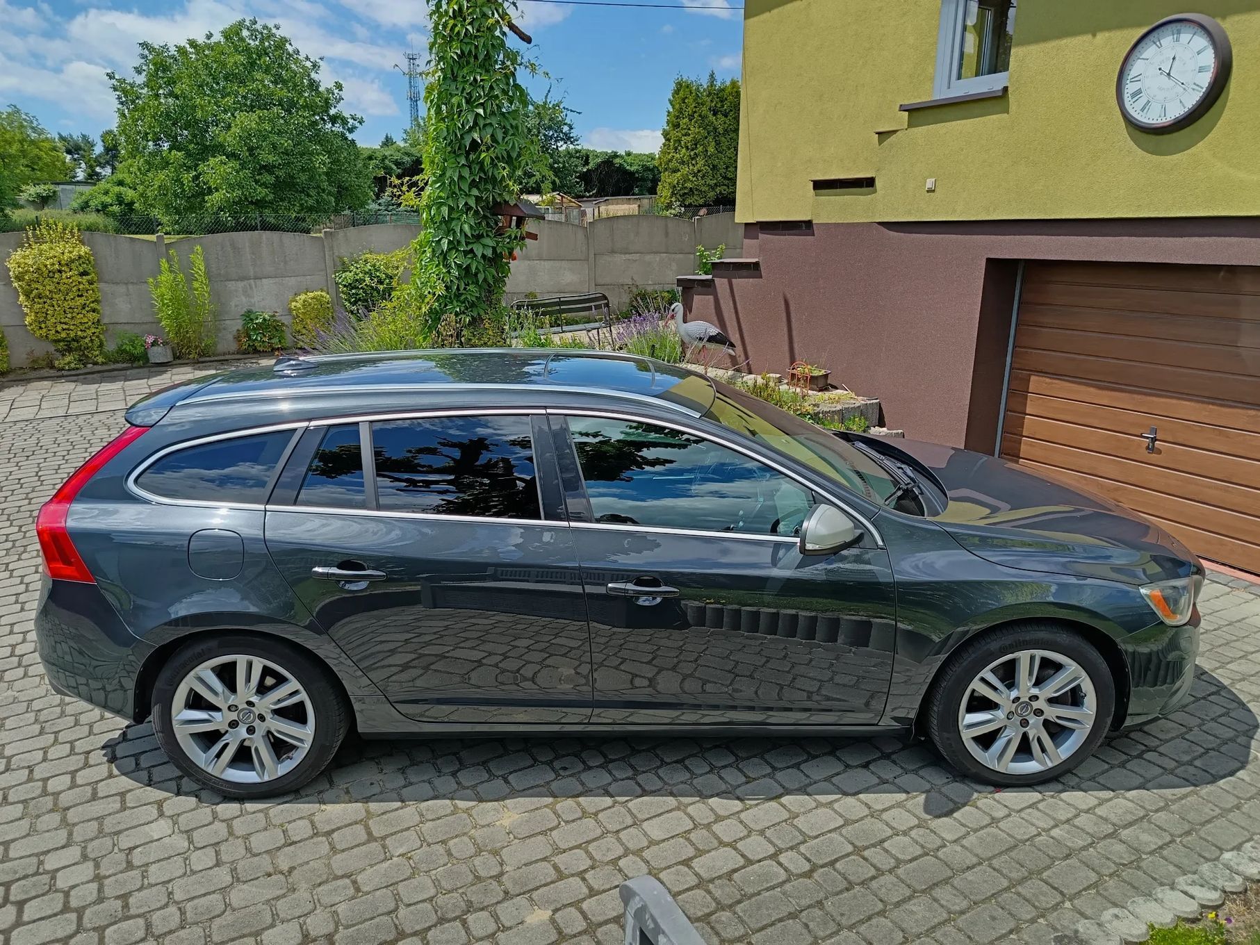 Volvo V60 3.0 T6 AWD 329 KM R-Design Platinum