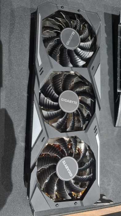 Placa gráfica Gigabyte RTX 2070 Super 8GB GDDR6