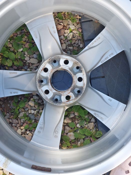 Felgi Mercedes ML W164 i opony wielosezonowe