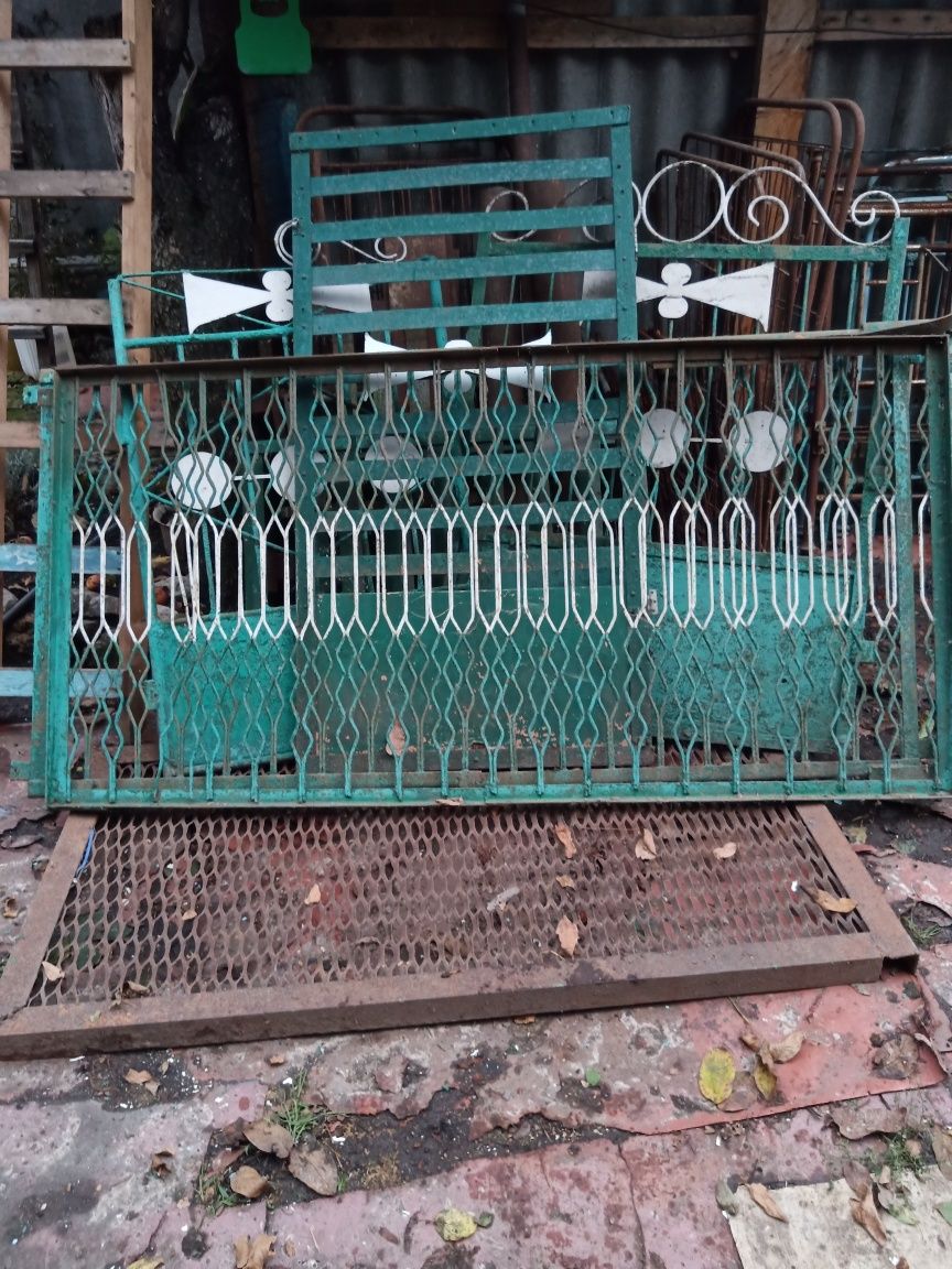 Огорожа,калітка металеві