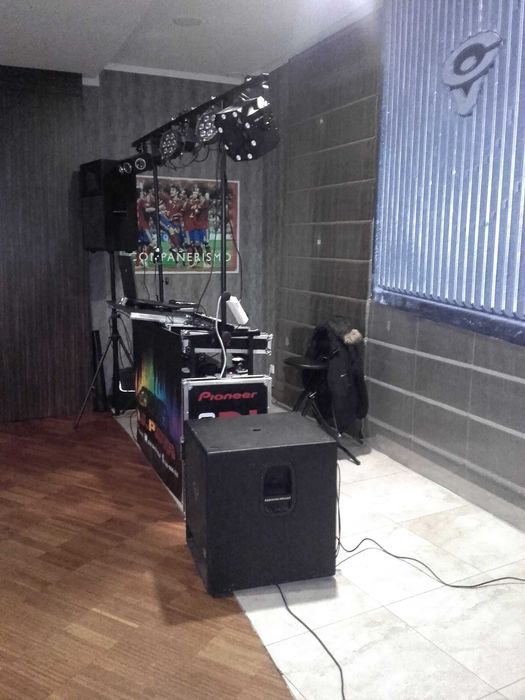 Profesjonalna konsoleta DJ